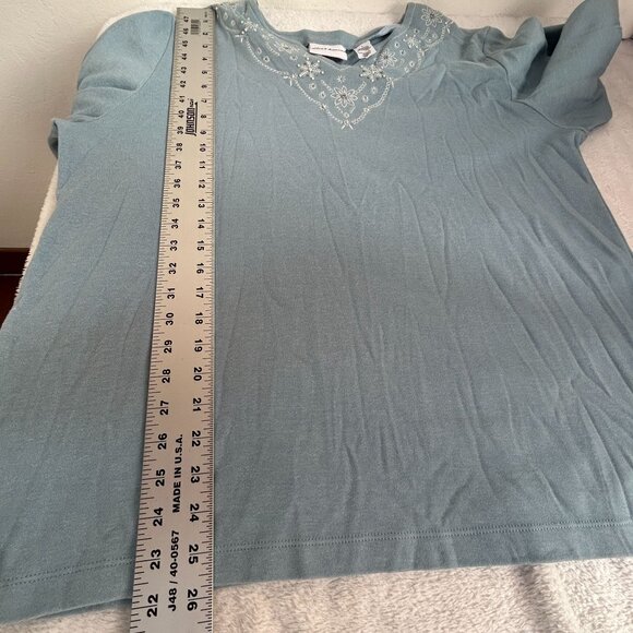 Alfred Dunner Womens Blue Embroidered V-Neck Winter Snowflake Floral Top Large - Picture 7 of 7